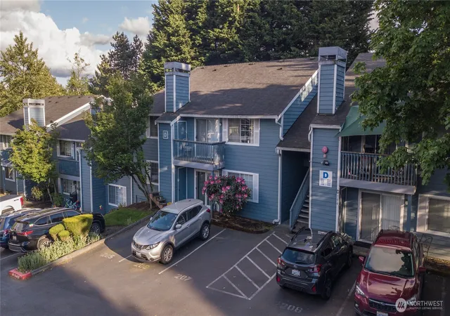 Photo 2 of Condo for sale at 16817 Larch Way #D206, Lynnwood, WA 98037 | MLS# NWM2528921 | Listing updated on 2026-09-21