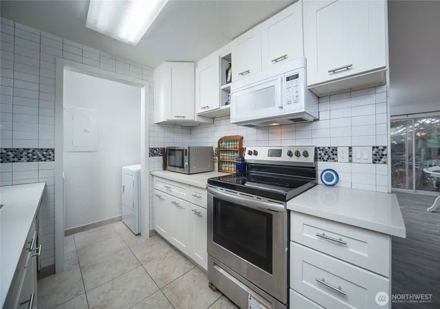 Photo 3 of Condo for sale at 16817 Larch Way #D206, Lynnwood, WA 98037 | MLS# NWM2528921 | Listing updated on 2026-09-21