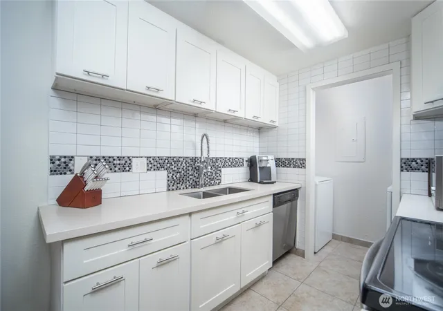 Photo 4 of Condo for sale at 16817 Larch Way #D206, Lynnwood, WA 98037 | MLS# NWM2528921 | Listing updated on 2026-09-21