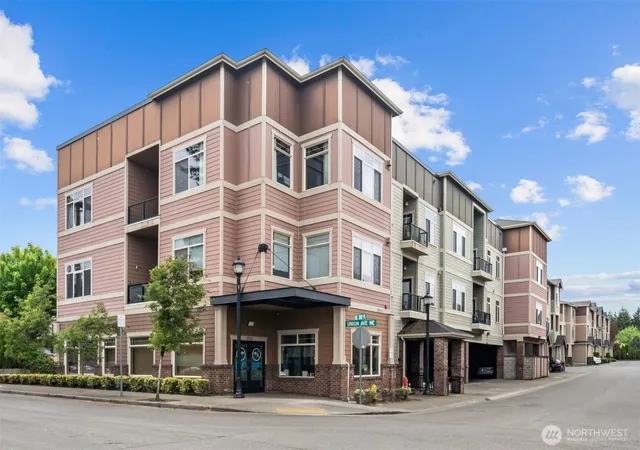 Photo 2 of Condo for sale at 4005 Ne 3rd Place #E, Renton, WA 98056 | MLS# NWM2528927 | Listing updated on 2026-09-22