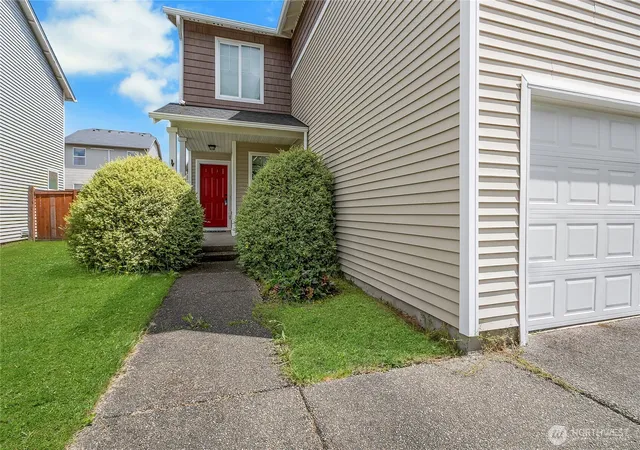 Photo 2 of Sale Pending at 10014 Dragt St Se, Yelm, WA 98597 | MLS# NWM2528938 | Listing updated on 2026-08-30