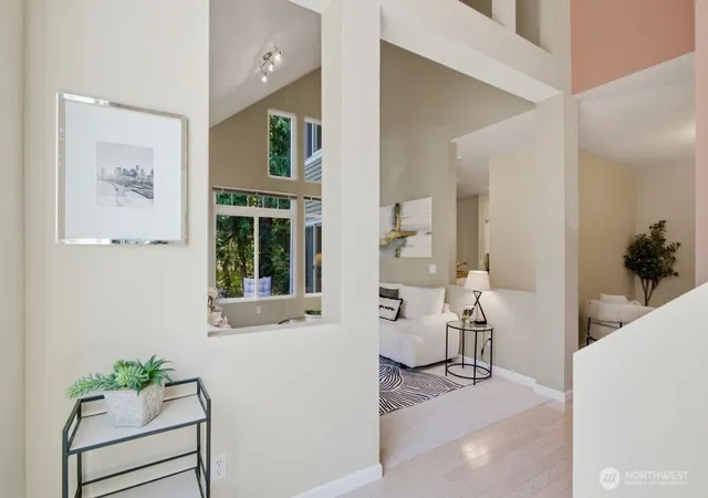 Photo 3 of Townhouse for sale at 6699 Se Cougar Mountain Way, Bellevue, WA 98006 | MLS# NWM2528950 | Listing updated on 2026-10-01