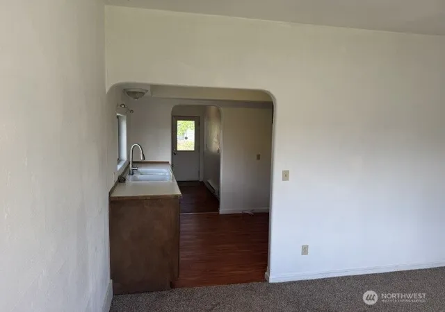Photo 3 of Single family home for sale at 940 Edith Ave, Walla Walla, WA 99362 | MLS# NWM2528996 | Listing updated on 2026-09-21