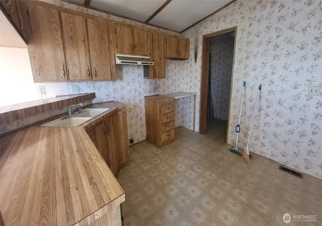 Photo 3 of Manufactured home for sale at 2750 NE Road 16, Soap Lake, WA 98851 | MLS# NWM2529024 | Listing updated on 2026-09-21