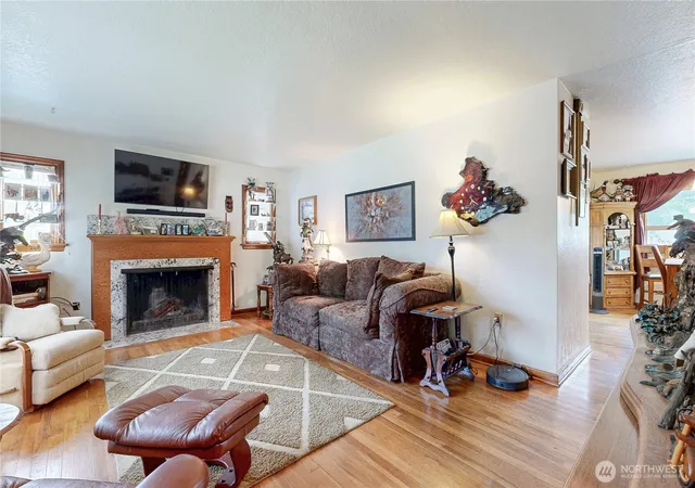 Photo 2 of Single family home for sale at 558 Juniper St, Walla Walla, WA 99362 | MLS# NWM2529125 | Listing updated on 2026-10-02