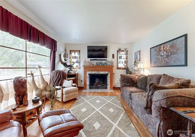 Photo 3 of Single family home for sale at 558 Juniper St, Walla Walla, WA 99362 | MLS# NWM2529125 | Listing updated on 2026-10-02
