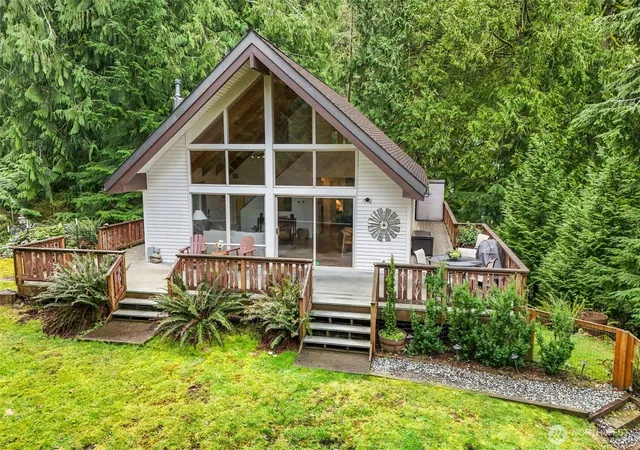 Photo 1 of Single family home for sale at 171 Harbor View Dr, Bellingham, WA 98229 | MLS# NWM2529153 | Listing updated on 2026-09-21