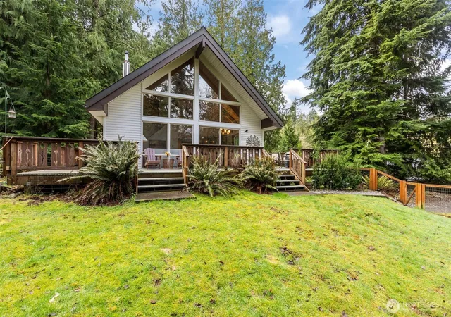 Photo 2 of Single family home for sale at 171 Harbor View Dr, Bellingham, WA 98229 | MLS# NWM2529153 | Listing updated on 2026-09-21