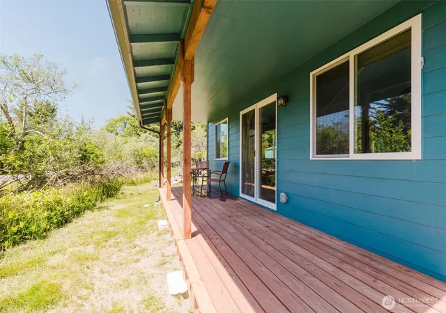 Photo 1 of Single family home for sale at 814 Shark Ct Sw, Ocean Shores, WA 98569 | MLS# NWM2529169 | Listing updated on 2026-09-21