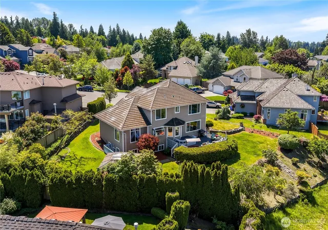 Photo 3 of Single family home for sale at 4029 Crystal Ridge Dr Se, Puyallup, WA 98372 | MLS# NWM2529177 | Listing updated on 2026-09-30