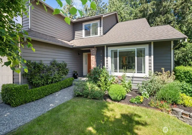 Photo 2 of Single family home for sale at 15732 111th Avenue Ne, Bothell, WA 98011 | MLS# NWM2529183 | Listing updated on 2026-09-21