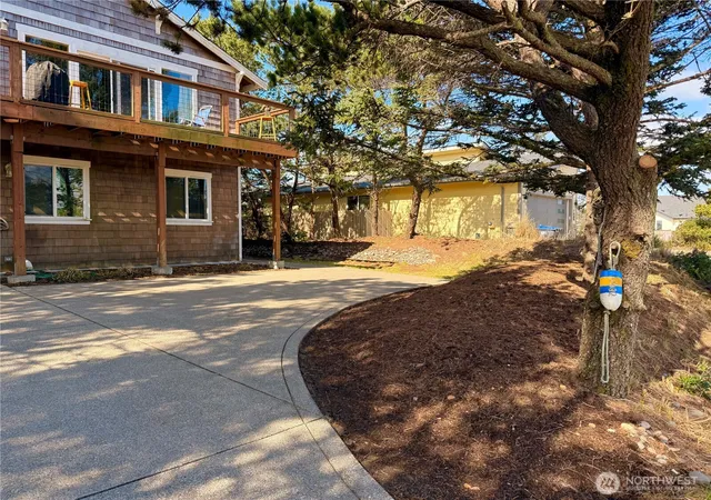 Photo 3 of Single family home for sale at 459 S Bel Air Loop, Ocean Shores, WA 98569 | MLS# NWM2529211 | Listing updated on 2026-09-21
