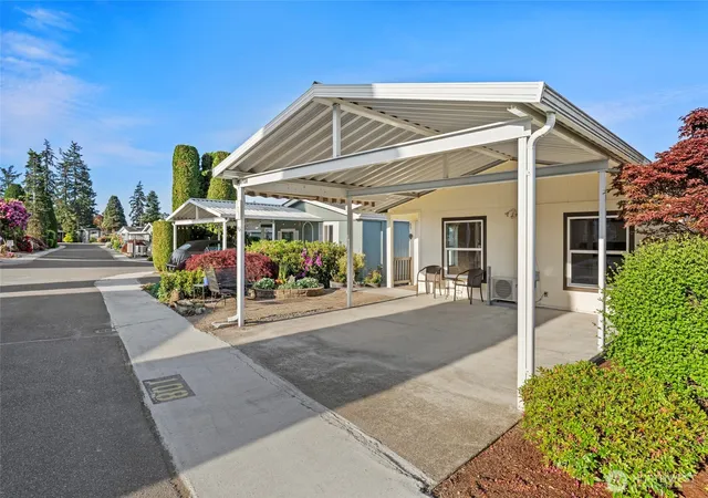 Photo 3 of Manufactured home for sale at 23825 15th Avenue Se #108, Bothell, WA 98021 | MLS# NWM2529259 | Listing updated on 2026-09-21