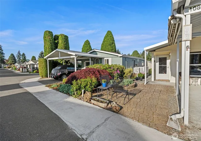 Photo 3 of Manufactured home for sale at 23825 15th Avenue SE #108, Bothell, WA 98021 | MLS# NWM2529259 | Listing updated on 2026-09-21
