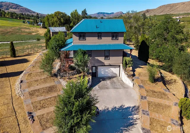 Photo 3 of Single family home for sale at 6 Orchard Loop S, Tonasket, WA 98855 | MLS# NWM2529282 | Listing updated on 2026-09-21