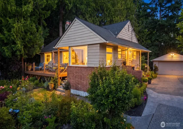 Photo 3 of Single family home for sale at 9326 California Ave SW, Seattle, WA 98136 | MLS# NWM2529339 | Listing updated on 2026-10-03