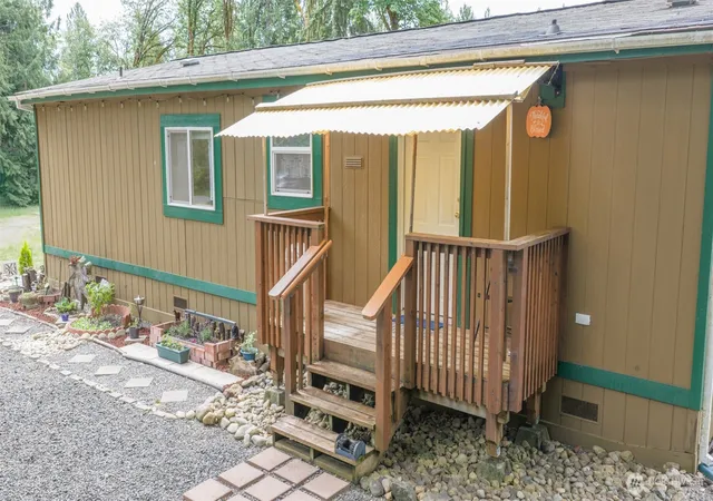 Photo 2 of Single family home for sale at 670 N Duckabush Dr, Hoodsport, WA 98548 | MLS# NWM2529381 | Listing updated on 2026-09-21