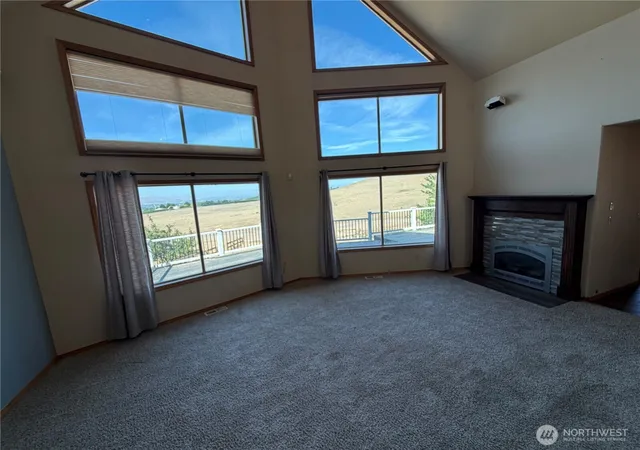 Photo 3 of Single family home for sale at 903 E Norman Rd, Yakima, WA 98901 | MLS# NWM2529391 | Listing updated on 2026-09-28