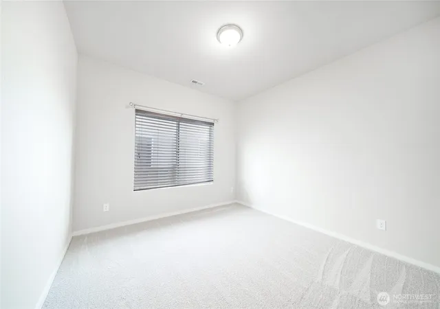 Photo 3 of Single family home for sale at 4241 R St Ne, Auburn, WA 98002 | MLS# NWM2529426 | Listing updated on 2026-09-21