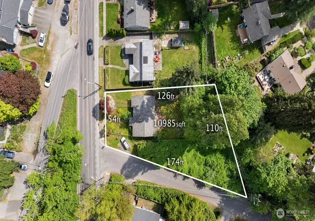 Photo 2 of Sale Pending at 8315 Ravenna Ave Ne, Seattle, WA 98115 | MLS# NWM2529432 | Listing updated on 2026-07-22