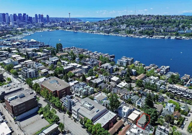 Photo 4 of Multi family home for sale at 2366 E Yale Ave, Seattle, WA 98102 | MLS# NWM2529447 | Listing updated on 2026-09-24