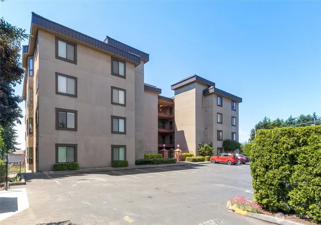 Photo 2 of Condo for sale at 1902 Bridgeport Way W #106, University Place, WA 98466 | MLS# NWM2529470 | Listing updated on 2026-09-21
