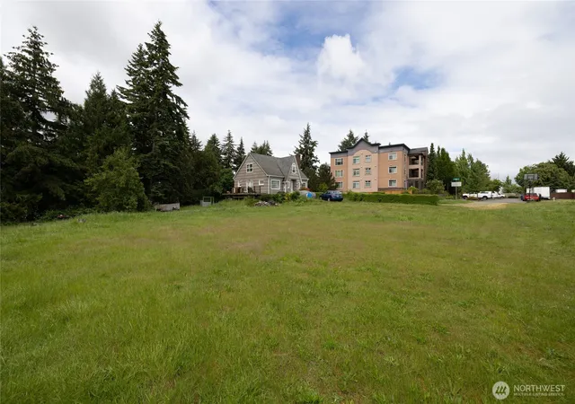 Photo 4 of Sale Pending at 2504 S Steele St, Tacoma, WA 98405 | MLS# NWM2529502 | Listing updated on 2026-09-30