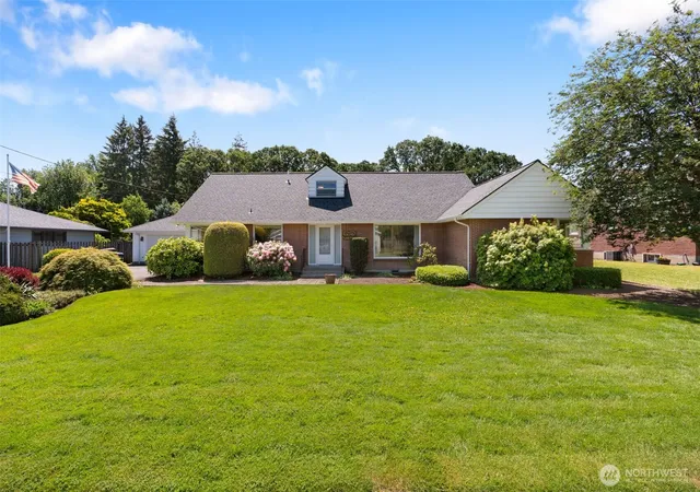 Photo 2 of Single family home for sale at 1631 Sw Gails, Chehalis, WA 98532 | MLS# NWM2529516 | Listing updated on 2026-09-21