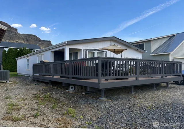 Photo 1 of Manufactured home for sale at 707 Hunter Ave Sw, Quincy, WA 98848 | MLS# NWM2529517 | Listing updated on 2026-09-21