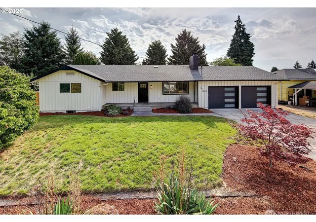 Photo 1 of Single family home for sale at 1060 Cowlitz View Ct Nw, Castle Rock, WA 98611 | MLS# NWM2529537 | Listing updated on 2026-09-25