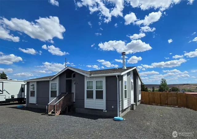Photo 2 of Manufactured home for sale at 114 E 7th Street, Lind, WA 99341 | MLS# NWM2529556 | Listing updated on 2026-09-21