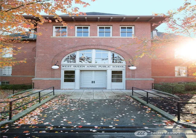 Photo 2 of Condo for sale at 1401 5th Avenue W #306, Seattle, WA 98119 | MLS# NWM2529588 | Listing updated on 2026-09-29