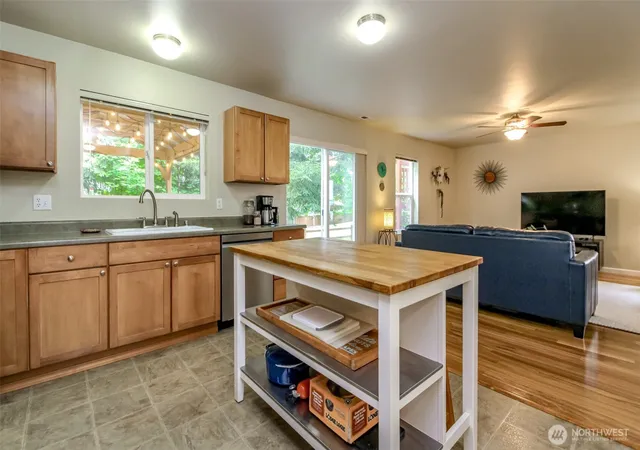 Photo 4 of Single family home for sale at 21648 SE 297th Terrace, Kent, WA 98042 | MLS# NWM2529590 | Listing updated on 2026-09-22