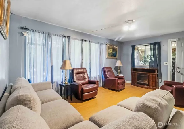 Photo 3 of Single family home for sale at 16204 Se 116th Street, Renton, WA 98059 | MLS# NWM2529615 | Listing updated on 2026-09-21