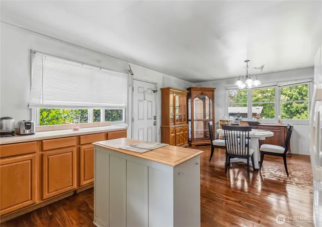 Photo 4 of Single family home for sale at 16204 SE 116th Street, Renton, WA 98059 | MLS# NWM2529615 | Listing updated on 2026-09-21