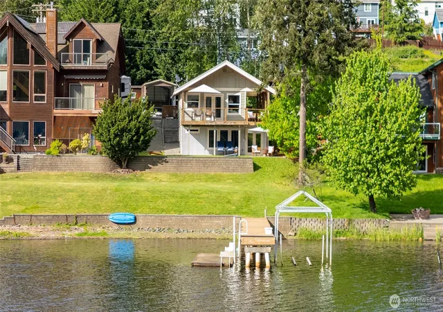 Photo 3 of Single family home for sale at 18288 S W View Rd, Mount Vernon, WA 98274 | MLS# NWM2529637 | Listing updated on 2026-09-21