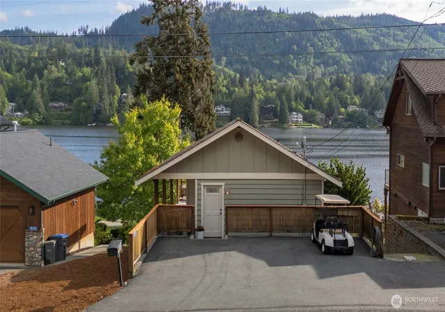 Photo 3 of Single family home for sale at 18288 S W View Rd, Mount Vernon, WA 98274 | MLS# NWM2529637 | Listing updated on 2026-09-21