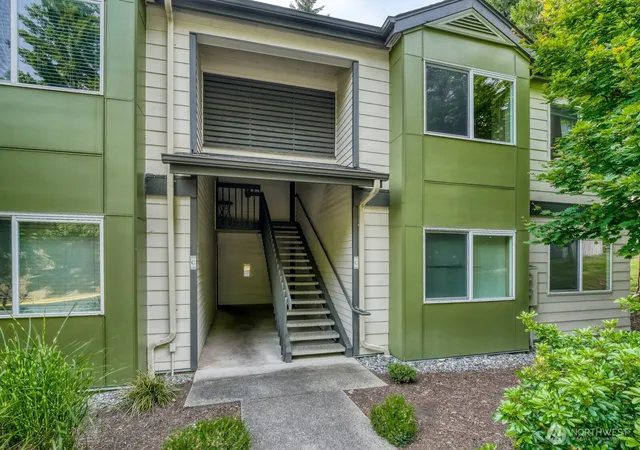 Photo 2 of Condo for sale at 31500 33rd Place Sw #C204, Federal Way, WA 98023 | MLS# NWM2529641 | Listing updated on 2026-09-23