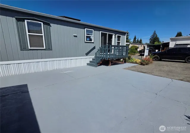 Photo 3 of Manufactured home for sale at 3702 Hunt St NW #30, Gig Harbor, WA 98335 | MLS# NWM2529662 | Listing updated on 2026-09-28