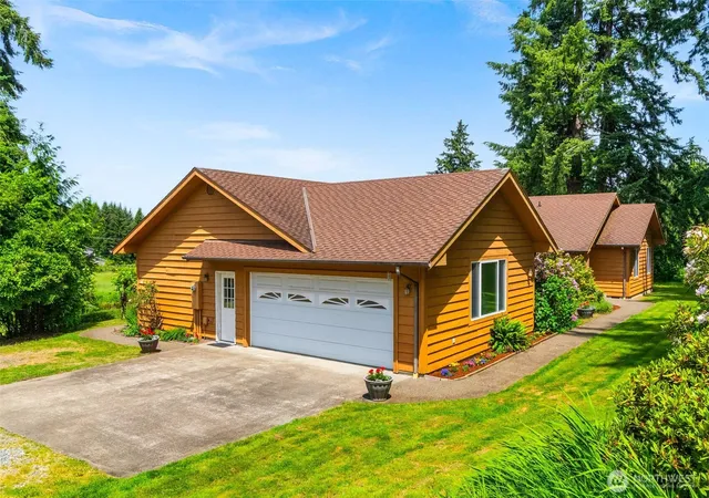 Photo 4 of Sale Pending at 10140 Case Rd SW, Olympia, WA 98512 | MLS# NWM2529679 | Listing updated on 2026-09-21