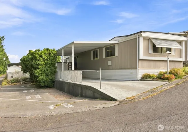 Photo 2 of Manufactured home for sale at 1415 84th Street Se #126, Everett, WA 98208 | MLS# NWM2529723 | Listing updated on 2026-10-01