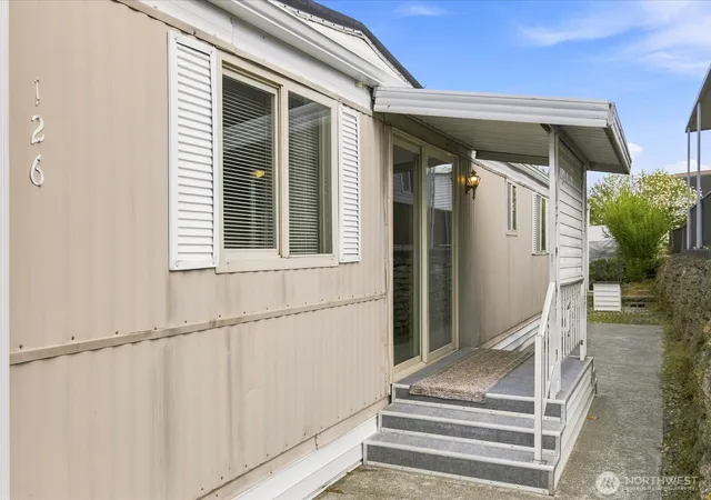 Photo 4 of Manufactured home for sale at 1415 84th Street SE #126, Everett, WA 98208 | MLS# NWM2529723 | Listing updated on 2026-10-01