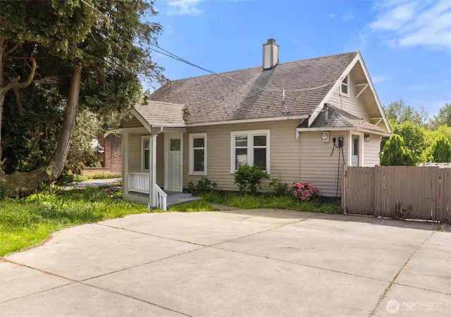 Photo 3 of Single family home for sale at 26801 108t Ave SE, Kent, WA 98030 | MLS# NWM2529757 | Listing updated on 2026-09-21