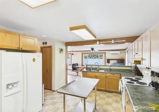 Photo 3 of Single family home for sale at 6 Marions Cvs Rd, Republic, WA 99166 | MLS# NWM2529771 | Listing updated on 2026-09-21