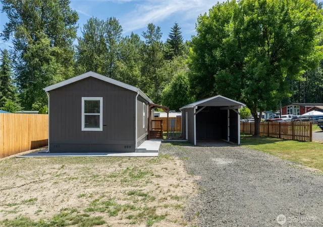 Photo 2 of Manufactured home for sale at 102 Sir Lancelot Way, Castle Rock, WA 98611 | MLS# NWM2529806 | Listing updated on 2026-09-18