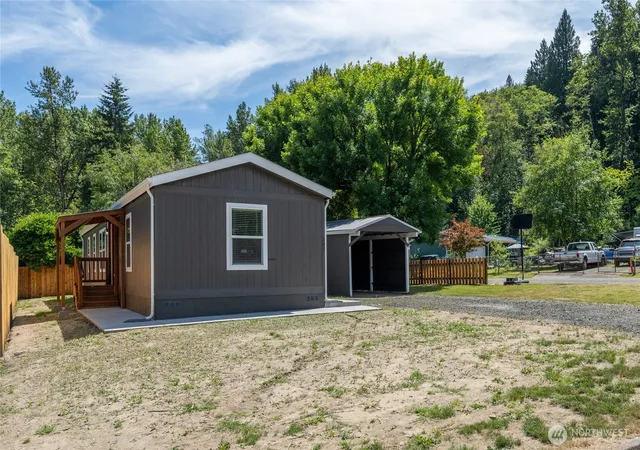 Photo 3 of Manufactured home for sale at 102 Sir Lancelot Way, Castle Rock, WA 98611 | MLS# NWM2529806 | Listing updated on 2026-09-18