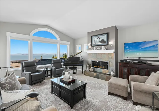Photo 4 of Single family home for sale at 407 Vanderlin Dr, Camano Island, WA 98282 | MLS# NWM2529813 | Listing updated on 2026-09-21