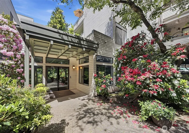 Photo 1 of Condo for sale at 211 Summit Ave E #405, Seattle, WA 98102 | MLS# NWM2529817 | Listing updated on 2026-09-21