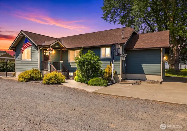 Photo 1 of Single family home for sale at 428 Sw 12th Street, College Place, WA 99324 | MLS# NWM2529819 | Listing updated on 2026-09-21