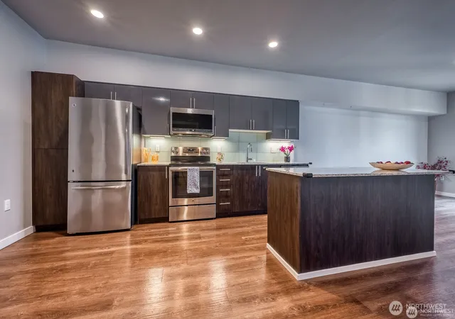 Photo 2 of Condo for sale at 1085 103rd Avenue Ne #526, Bellevue, WA 98004 | MLS# NWM2529835 | Listing updated on 2026-09-21